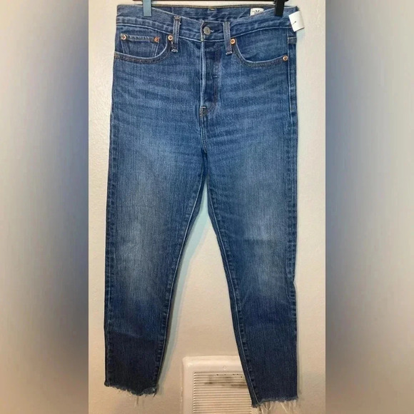 RARE Levi’s Wedgie Medium Wash Jeans White Cone Oak Selvedge Denim Size 27 - Picture 3 of 7
